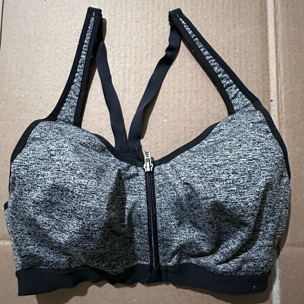 VICTORIAS SECRET SPORT VSX 32C GRAY SPORTS BRA HIGH IMPACT ZIP FRONT BLACK 32 C